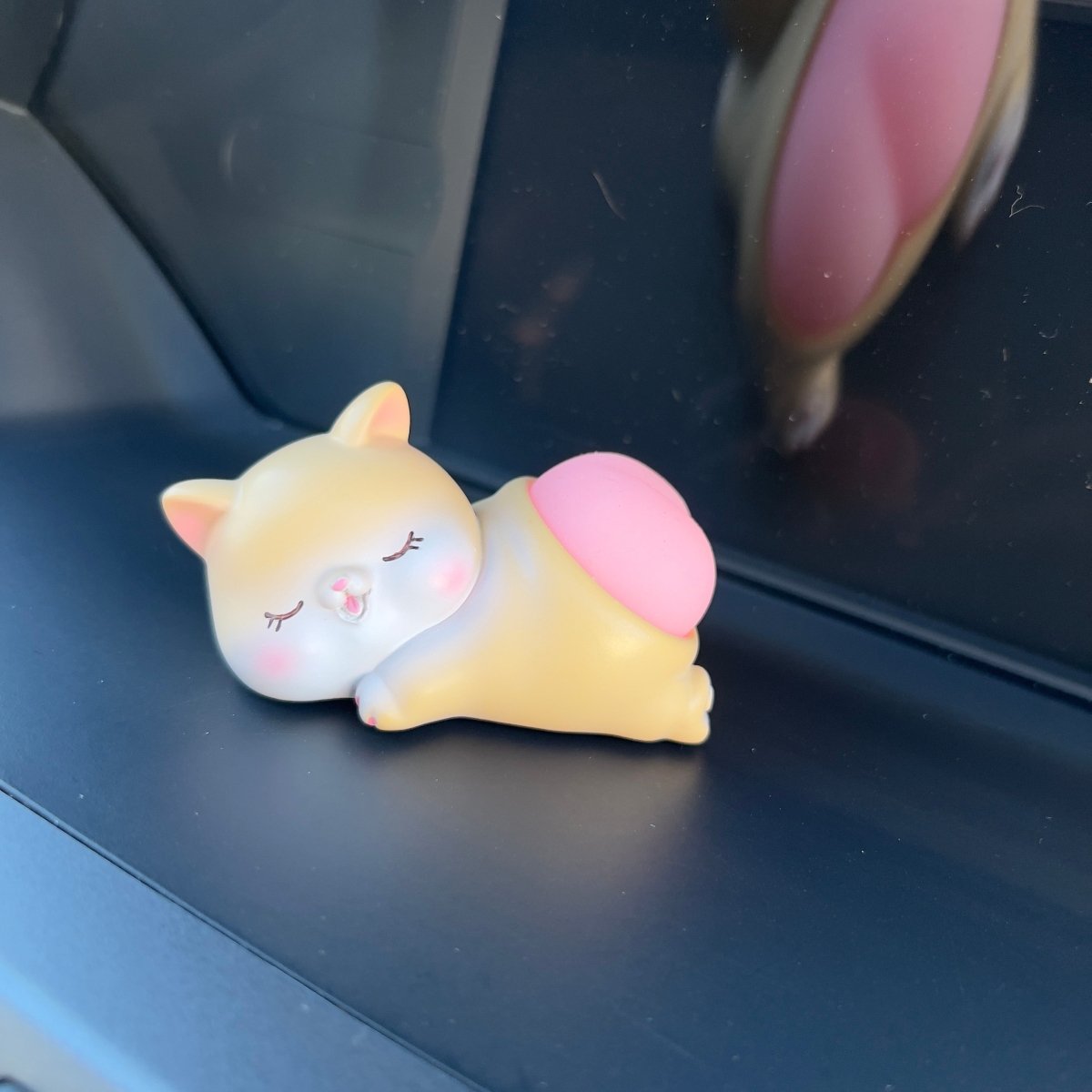 Cute Animal Car Ornament – Resin Bouncy Butt Dashboard Accessory