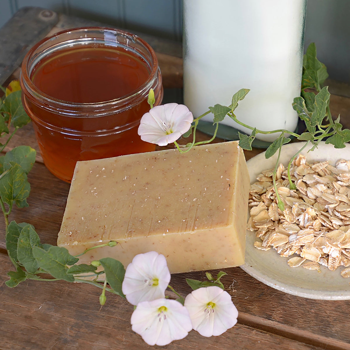 Orange & clove cream deodorant from Dulcededonke, made with coconut oil, American beeswax and essential oils. Aluminum and baking soda free.