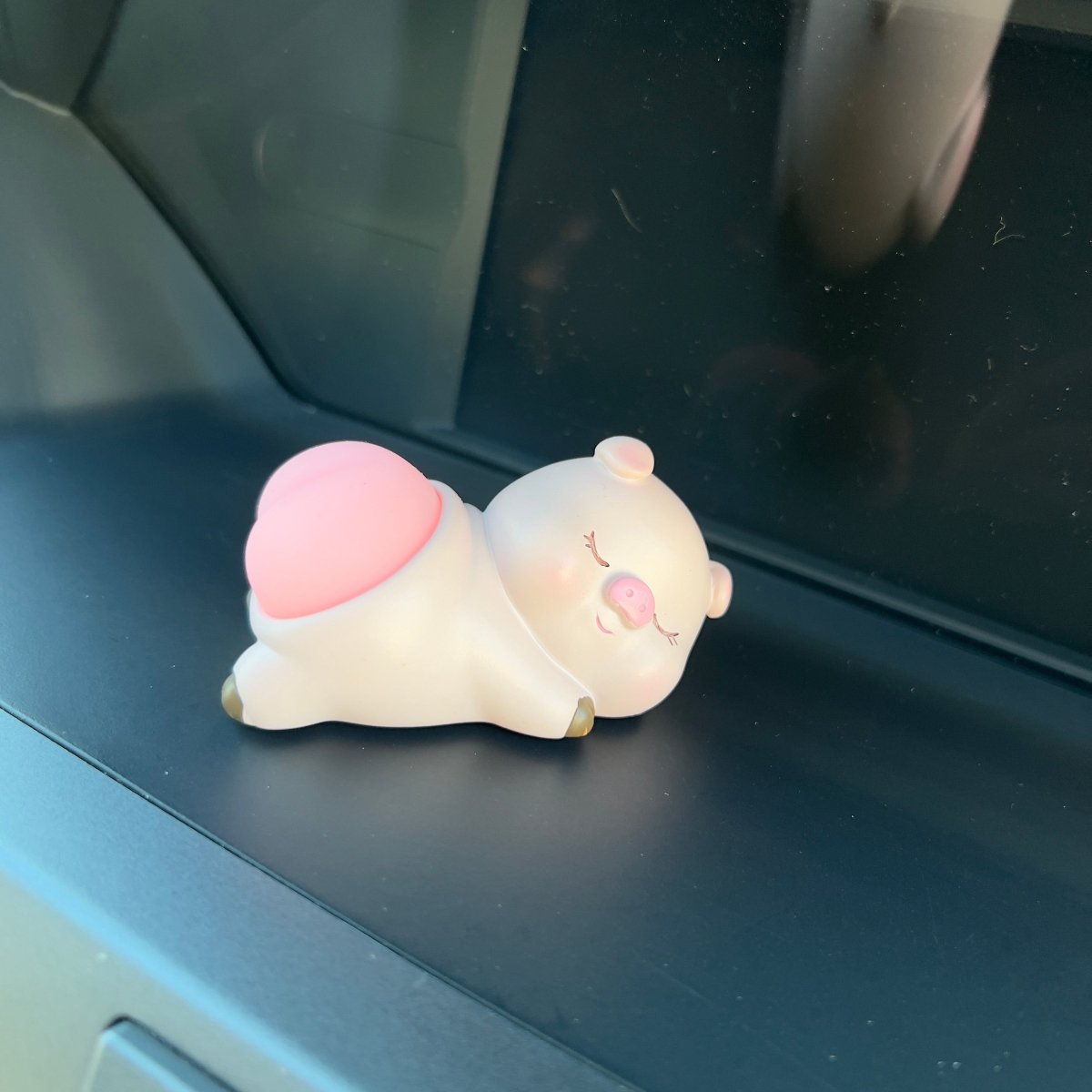 Cute Animal Car Ornament – Resin Bouncy Butt Dashboard Accessory