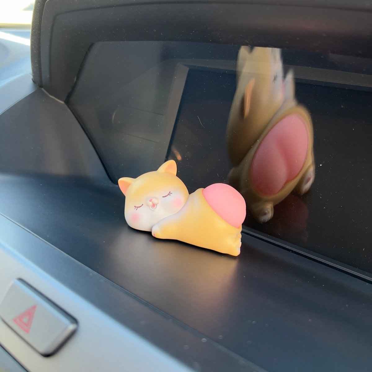 Cute Animal Car Ornament – Resin Bouncy Butt Dashboard Accessory