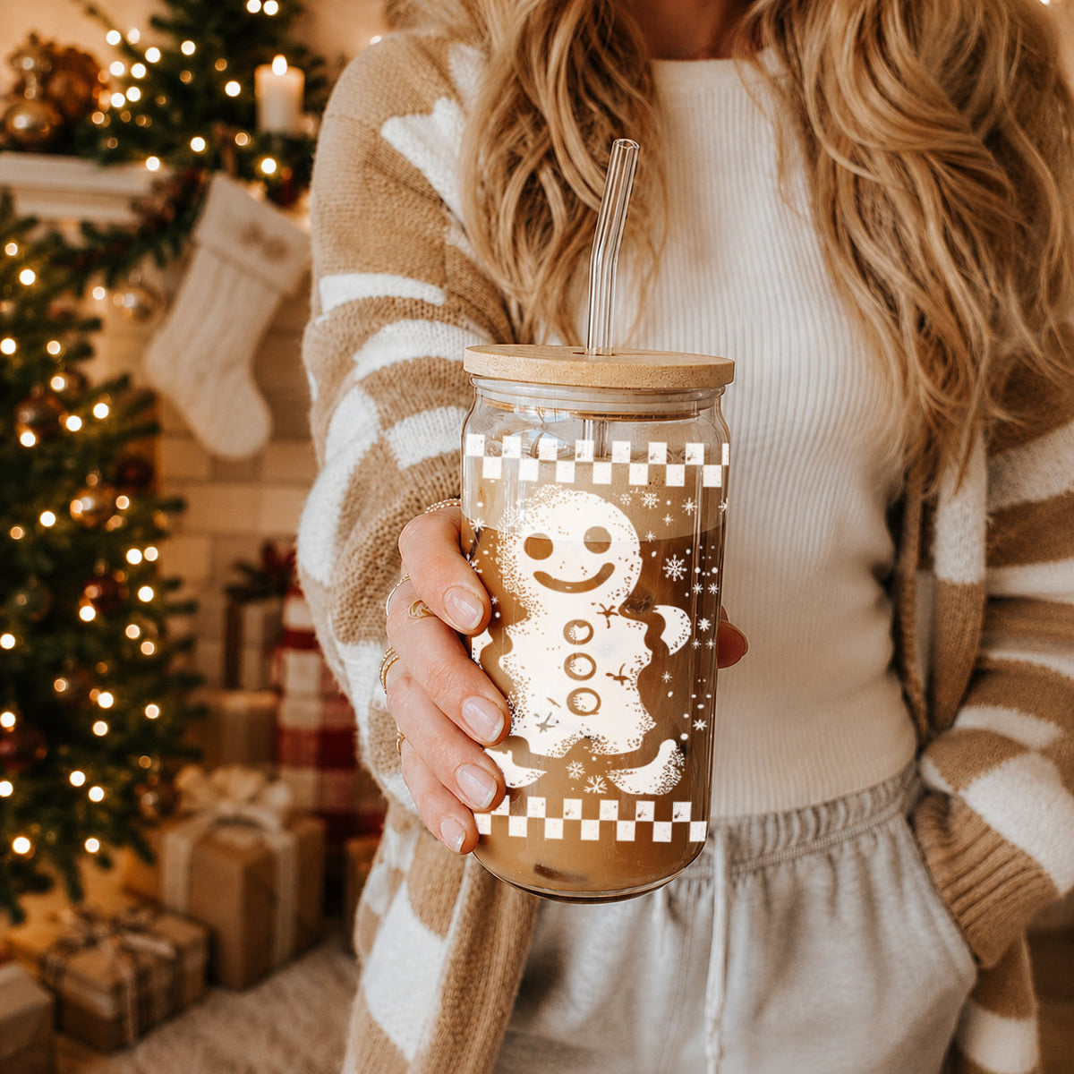 Retro Gingerbread 17 oz Glass Tumbler