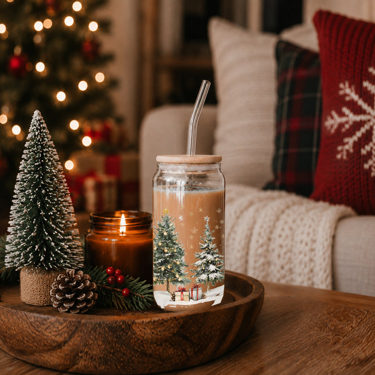 Snowy Christmas Tree & Presents 17 oz Glass Tumbler