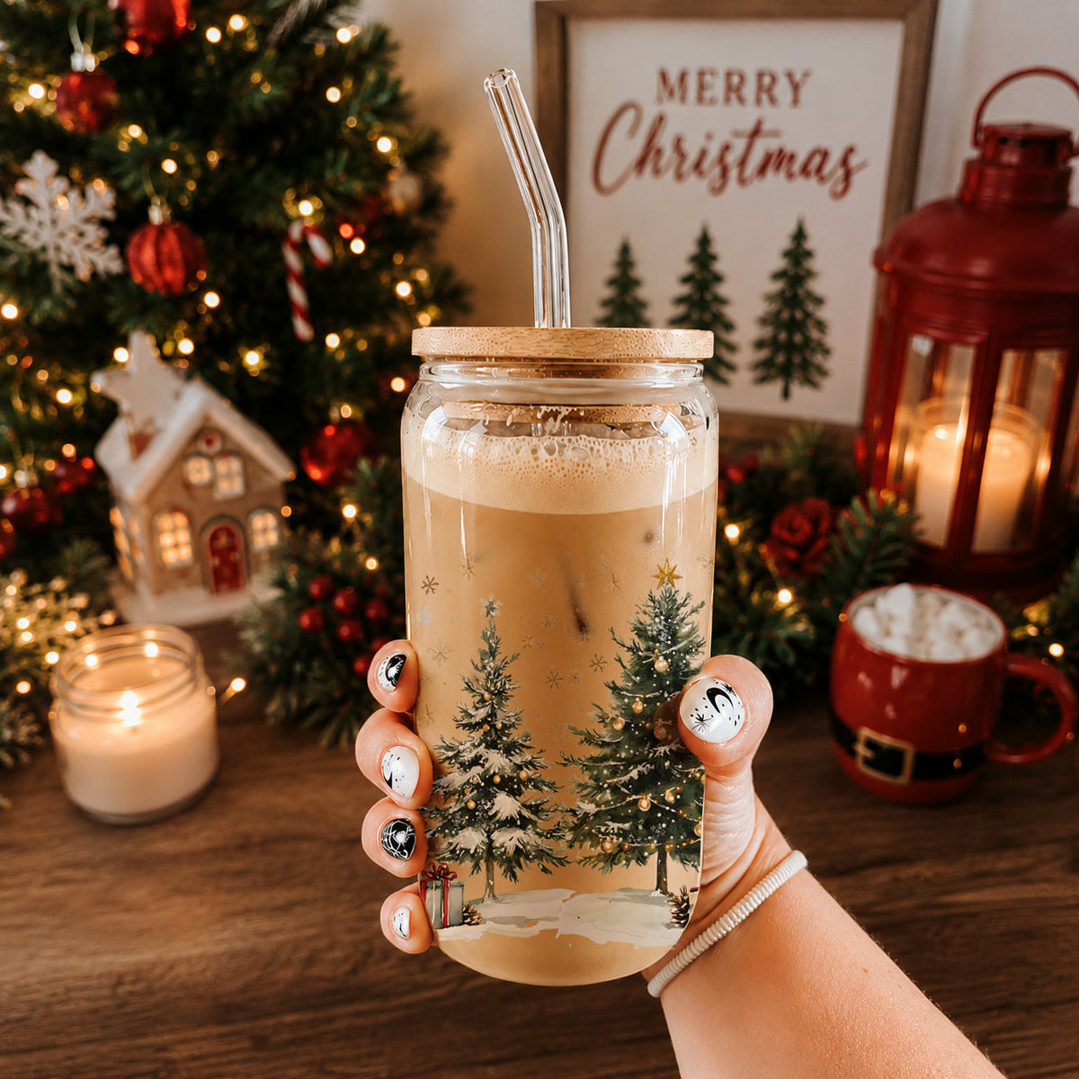 Snowy Christmas Tree & Presents 17 oz Glass Tumbler