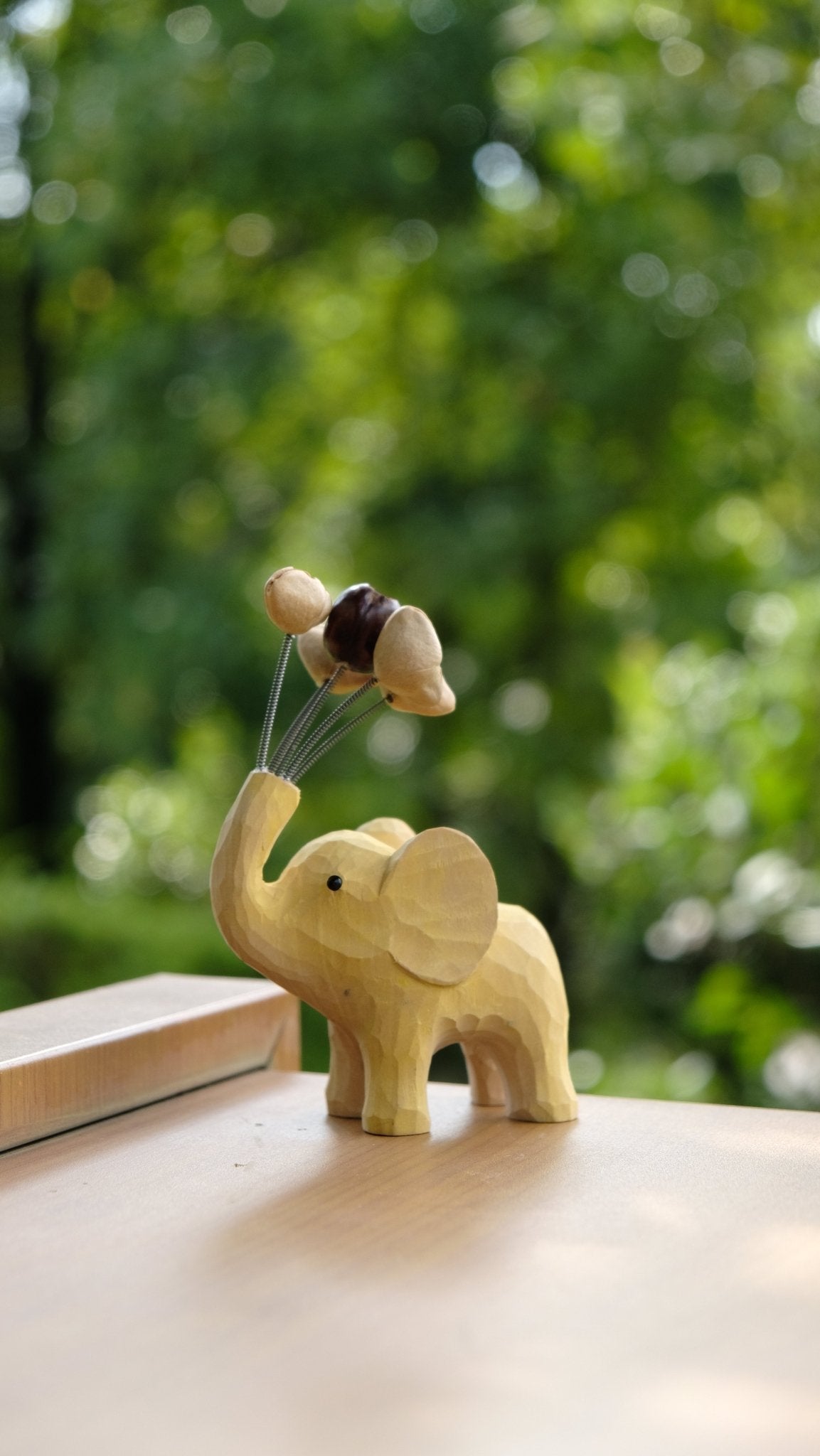 "Dreamy Elephant" Seed Balloon Car Ornament